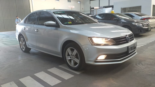 Volkswagen Vento 2.5 Advance