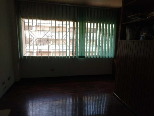 Imagen 18 de 29 de Se Vende Apto 380m2 4h+2s/4b+s/2pel Pedregal La Castellana Parte Alta