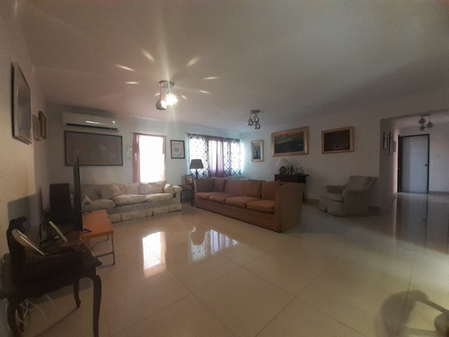 Imagen 2 de 17 de Apartamento En Venta Res. Cantarrana, Avenida Lara