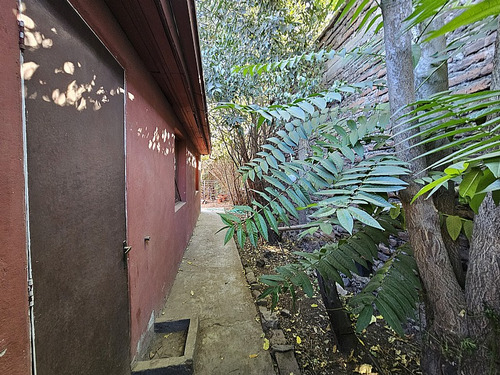 Casa Comercial Con Terreno Grande, Comuna De Santiago
