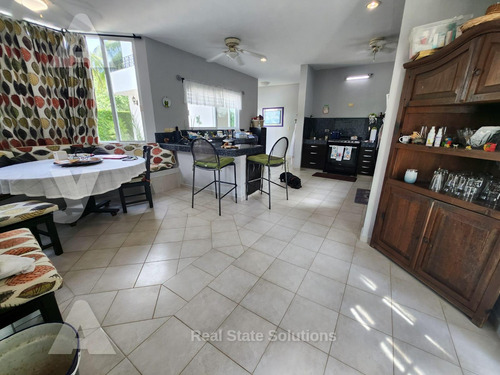 Casa En Venta 4 Recámaras, Amueblada, Piscina, Estudio Tv, Res. Campestre, Cancún