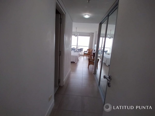 Imagen 6 de 13 de Apartamento En Le Parc, Oportunidad De 2 Suites Más Dependencia