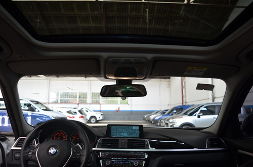 BMW Serie 3 3.0 330i Sedan Sport Line 252cv