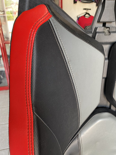 Par Asientos Polaris Rzr 2023-2024 Negro/ Rojo (Usado)