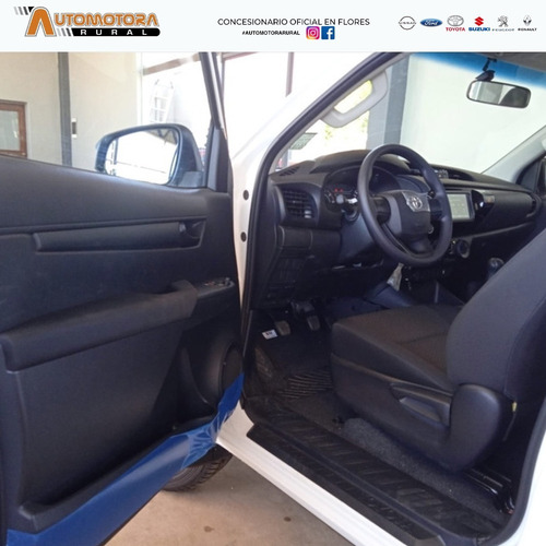 Imagen 9 de 25 de Toyota Hilux 2023 2.4 P.up T.diesel Dx 4x4