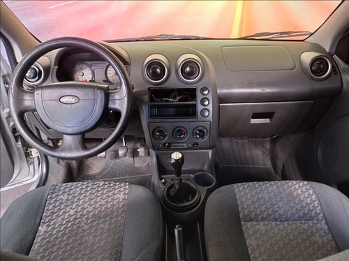 Imagem 6 de 14 de Ford Fiesta 1.0 Supecharger Gasolina Manual 2003