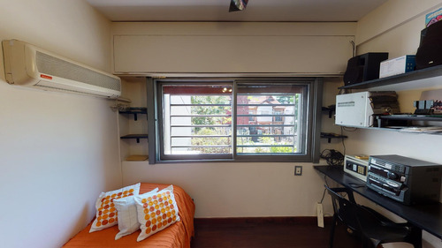 Excelente Casa 5 Ambientes Con Parque En Flores