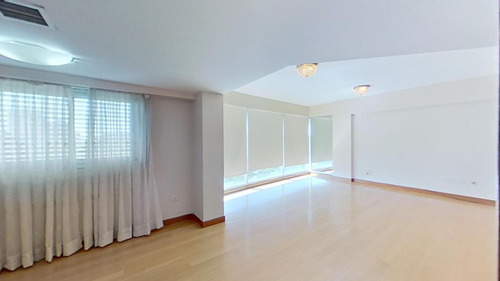 Departamento De Categoría - Tres Dormitorios - Frente A Pza San Martín - La Plata