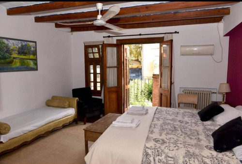 Imagen 8 de 12 de Uriarte Al 1900 Entre Nicaragua Y Soler, Palermo. Casa De 3 Plantas. 5 Ambientes. 4 Dormitorios, 2 En Suite. Superficie 170 M2. Pileta En La Parte Trasera De La Casa. 2 Cocheras. Dependencias