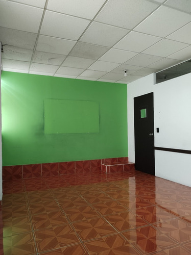 Imagen 9 de 14 de Piso En Renta Ideal Para Oficinas, Consultorios O Escuela °