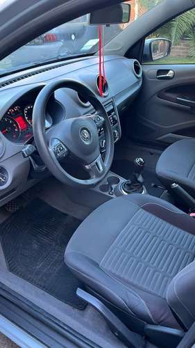 Volkswagen Voyage 1.6 Highline 101cv