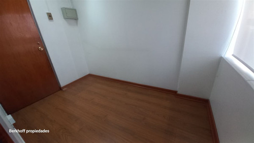 Oficina En Venta, 1/2 Cuadra Del Metro Alcántara, Las Condes