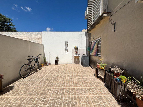 Venta Depto 2 Amb Pb C/patio - Moron Centro