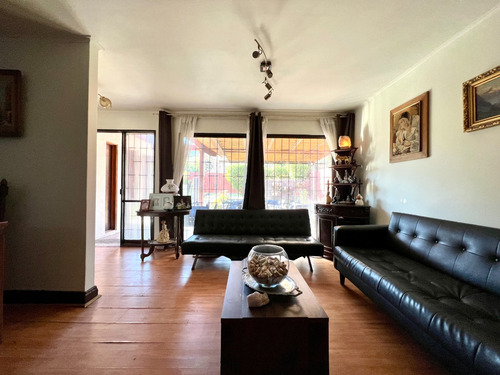 Barrio Gran Bretaña, Amplia Casa, 5d2b+servicio