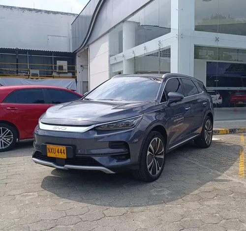 Byd Tang Ev Modelo: 2025 *(7 Puestos)*