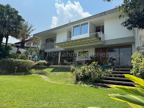 Casa En Venta En Cumbres De Curumo Con Jardin Y Vista En Calle Cerrada 24-18800