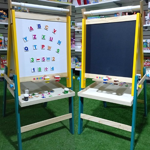 Imagen 2 de 4 de Pizarra Acrílica Imantada Y Tiza Con Rollo De Papel De Niños