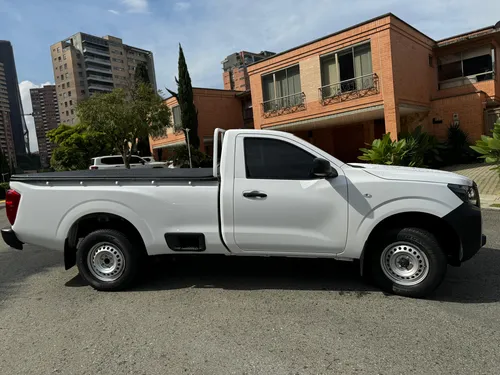 Nissan Frontier 2024 2.5gsl 4x2 Mt Cabina Sencilla