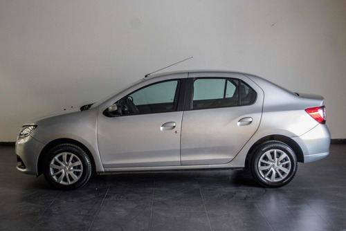Imagen 10 de 14 de Renault Logan 1.6 Expression 85cv Nac 2017 Ab461