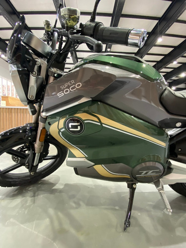 Imagen 12 de 17 de Moto Eléctrica Super Soco Tc Wanderer Vintage Green
