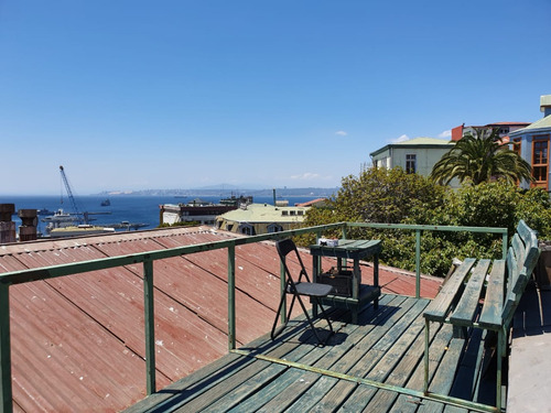 Depto. En Casona Restaurada Pasaje Fischer, Cerro Concepción