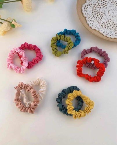Imagen 4 de 6 de Set 10 Colet Cabello Scrunchies Niña Estilo Minimalista