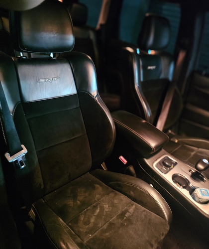 Jeep Grand Cherokee 6.4 Srt-8 Mt