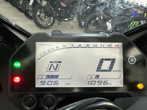 Yamaha Yzf R3 2024 / 1.096 Km