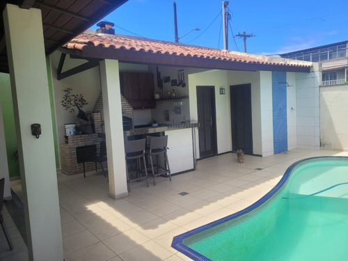 Excelente Casa,estilo Colonial De Padrao Excelente