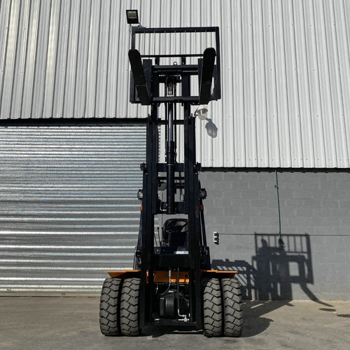 Autoelevador 3500kg 3.5 Toneladas Triple Torre 4.5m Duales