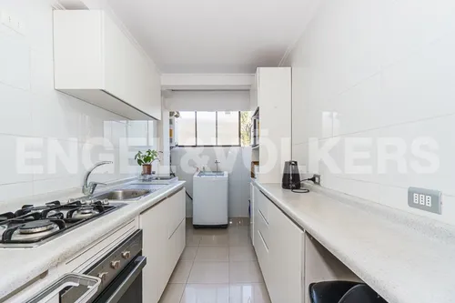Vende- Departamento Muy Luminoso, Sin Ascensor