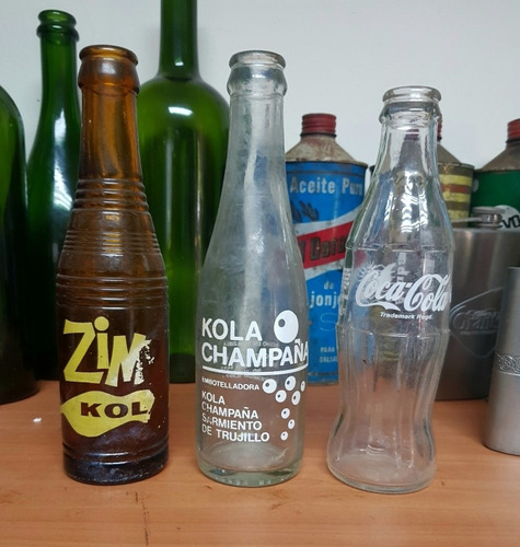 Tres Botellas Para Coleccion. La De Coca Cola Es De Aruba