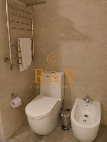 Imagen 22 de 24 de Excelente Casa De 4 Dormitorios Y Piscina En Playa Mansa, Zona Residencial