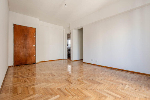 Venta Departamento Flores 3 Ambientes. Vigilancia