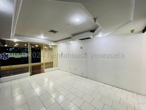 Oficina Comercial En La Iconica Y Prestigiosa Torre Sindoni De Maracay 24-24034 Irrr