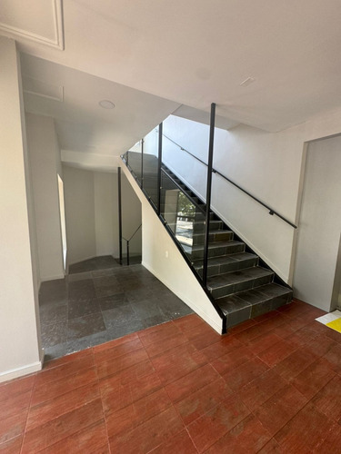 Gran Piso Comercial Con Planta Libre, Privados, Ascensor.