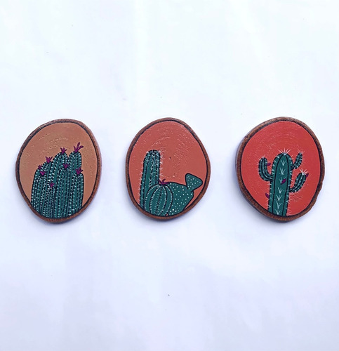 Imagem 1 de 5 de Trio De Mini Quadro/ Porta Copo- Cactos Sobre Tons Terrosos