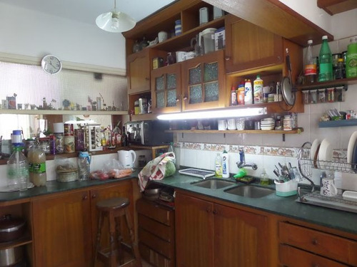 Solido Chalet Mas Apartamento En Excelente Punto