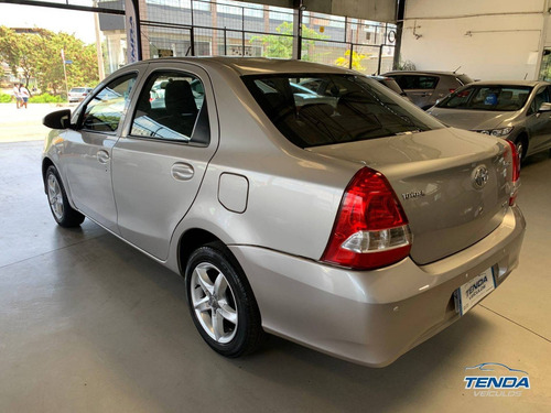 Imagem 6 de 15 de Toyota Etios 1.5 X Sedan 16v Flex 4p Automático