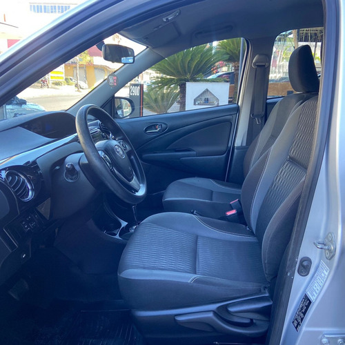 Toyota Etios 1.5 X PLUS SEDAN 16V FLEX 4P AUTOMÁTICO