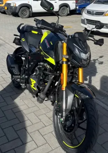 Moto Hero Hunk 2025 Casi Nueva Con Seguro Todo Riesgo
