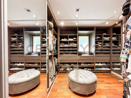 Casa Estilo Frances En Barrio Saint Thomas
