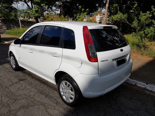 Ford Fiesta 4p 1.6 Hatch Se - 2013/2014 - Branco - 33.800km