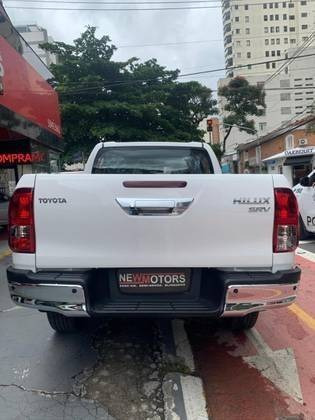 Imagem 3 de 9 de Toyota Hilux 2.8 D-4d Turbo Diesel Cd Srv 4x4 Automático