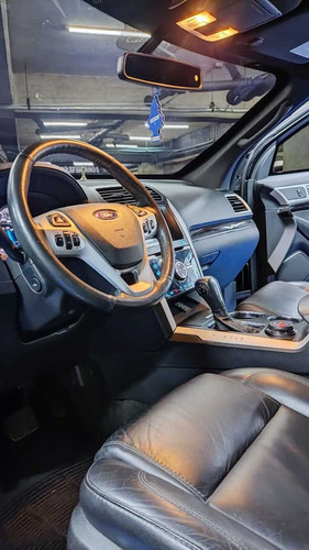 Imagen 9 de 16 de Ford Explorer Limite