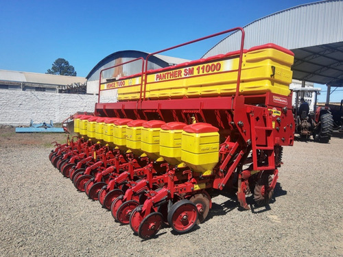 Imagem 3 de 6 de Plantadeira Vence Tudo , Modelo Panther Sm 11000 .