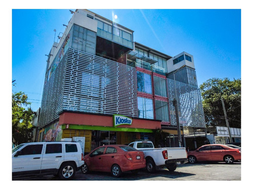 Se Rentan Oficinas Con Excelente Ubucación, Av. Teniente Azueta En El Puerto De Manzanillo, Colima.