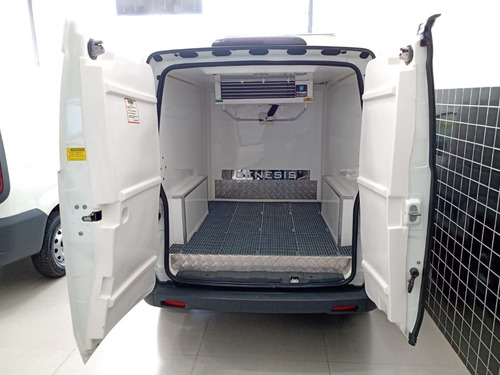 Imagem 5 de 8 de Fiat Fiorino Hard Working 2019 Refrigerada (-10°)