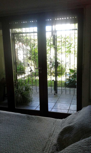 Imagen 6 de 14 de Venta Hermosa Chalet 4 Ambientes Con Cochera Y Parque,p.luro