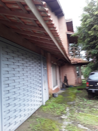  3 Quartos, 3 Banheiros, Sala , Cozinha , Garagem, Piscina, 